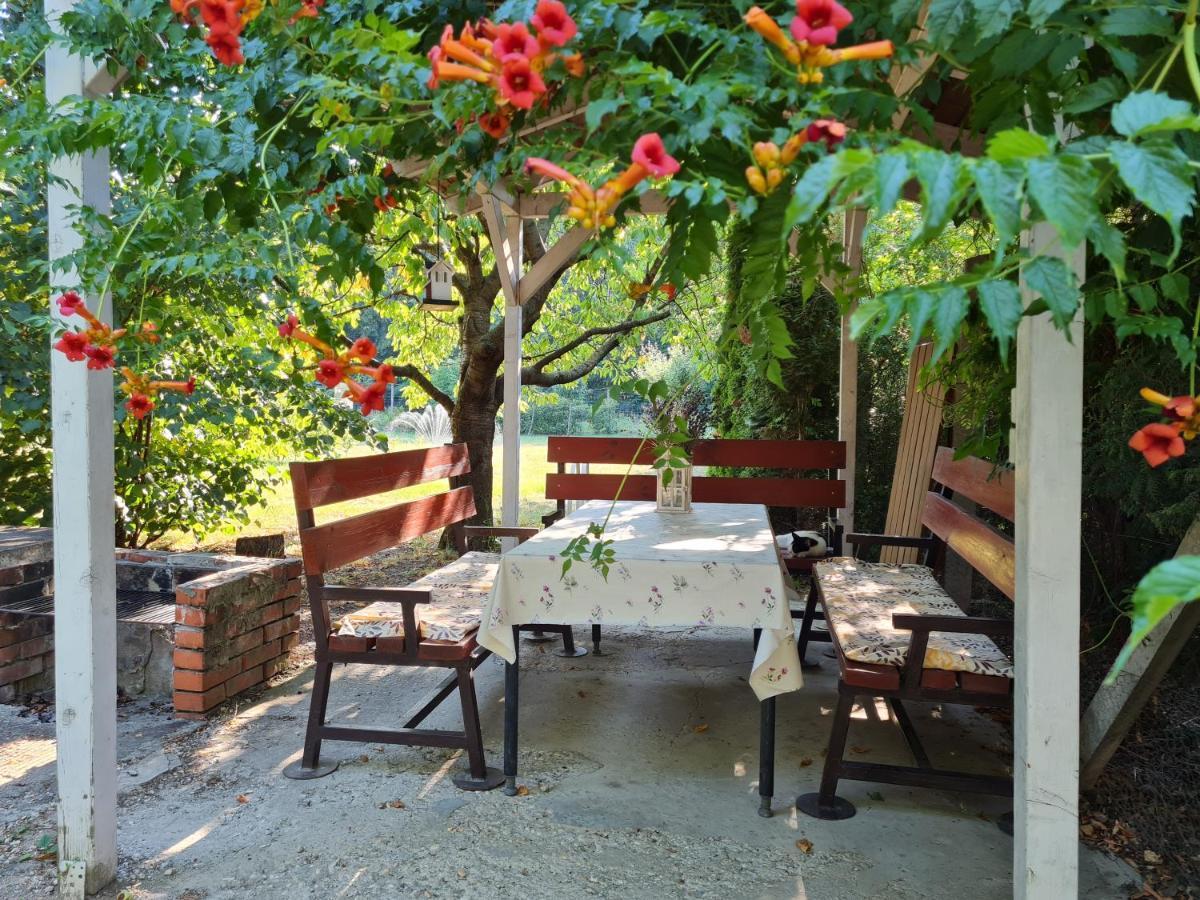 Fertodi Kuria Vendeghaz Hotel Exterior photo
